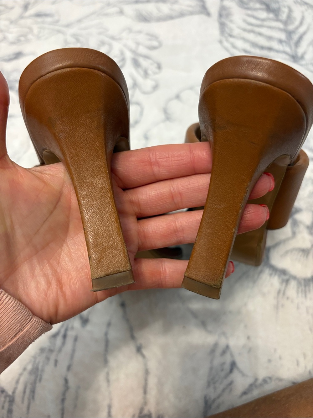 Zara Women’s Tan Leather Square-Toe heeled Sandals - Picture 6 of 9